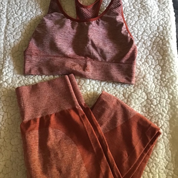 Pink brand bra and leggings set - Picture 3 of 3